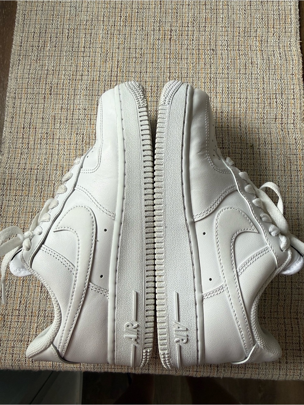 Nike Airforce 1 Flyease White Women's Low-Top Sneakers size 6